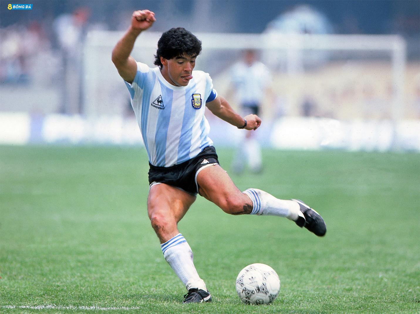 Huyền thoại Argentina Diego Maradona qua đời ở tuổi 60