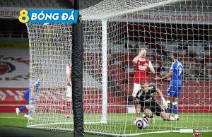 Thủ thành Leno mắc sai lầm