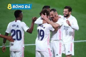 Odriozola và Benzema đều ghi bàn giúp Real có 3 điểm