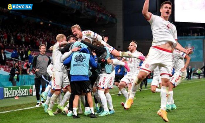 Đan Mạch vỡ òa với tấm vé đi tiếp tại EURO 2021