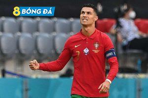 Ronaldo tất nhiên không thể thiếu trong đội hình này