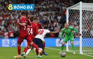 Quả 11m gây tranh cãi của Sterling