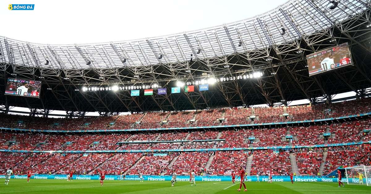 UEFA ra lệnh trừng phạt Hungary