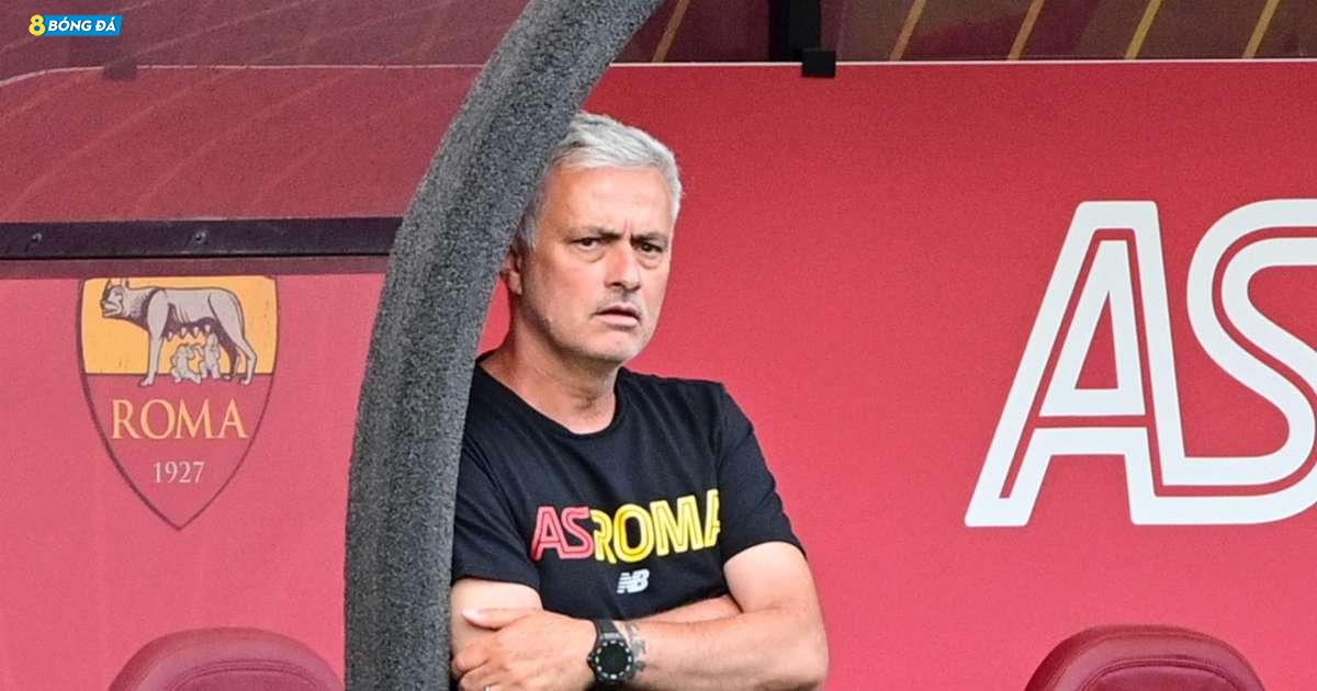 Roma thắng 10-0 trong trận ra quân đầu tiên của Mourinho