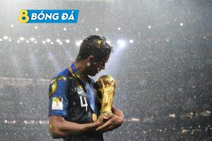 Varane sẵn sàng đến MU