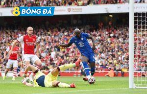 Chelsea vươn lên dẫn đầu bảng xếp hạng