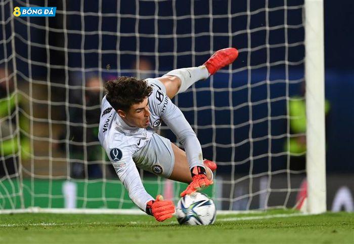 Thủ môn Kepa không làm phụ lòng HLV Tuchel. Anh cản phá xuất sắc 2 cú sút của Alissa Mandi và Raul Albiol. Trước đó, Kepa cũng có 2 lần đổ người đúng hướng, chỉ thiếu đôi chút may mắn để cứu thua.