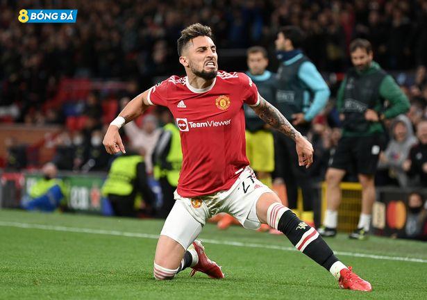 Telles ăn mừng pha lập công tuyệt vời giúp MU gỡ hòa 1-1