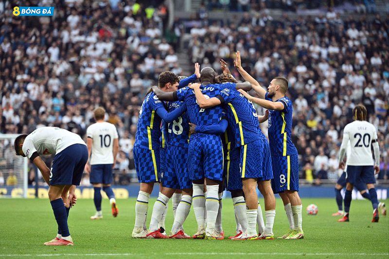 Chelsea dễ dàng đè bẹp Tottenham