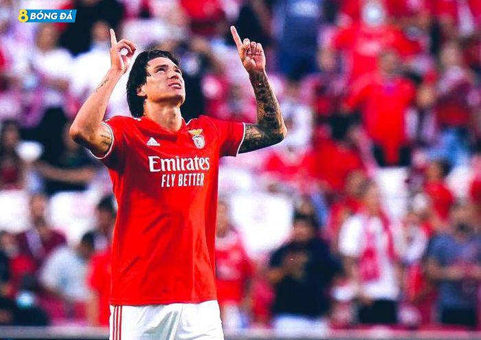 Barca thủng lưới sớm sau màn độc diễn rồi kết thúc vào góc gần của Darwin Nunez