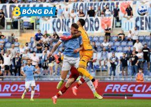 Lazio chỉ cần 10 phút để có bàn mở tỷ số sau tình huống đánh đầu của Milinkovic-Savic