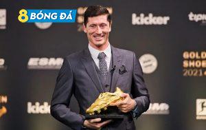 Lewandowski nhận chiếc giày vàng châu Âu 2020/2021