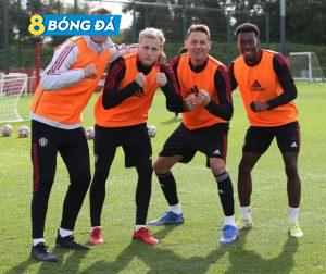 Donny van de Beek đã có tinh thần cao trong buổi tập huấn của Manchester United vào thứ Sáu