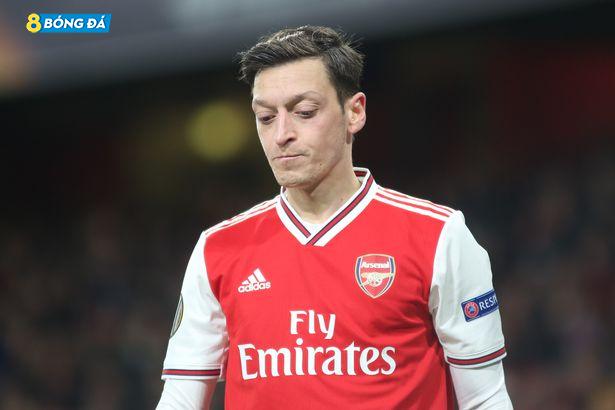 Mesut Ozil không bao giờ tạo ra phong độ ổn định cho Arsenal