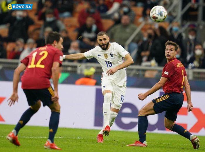 "Tuyệt phẩm" của Benzema mở ra màn ngược dòng cho tuyển Pháp trước Tây Ban Nha