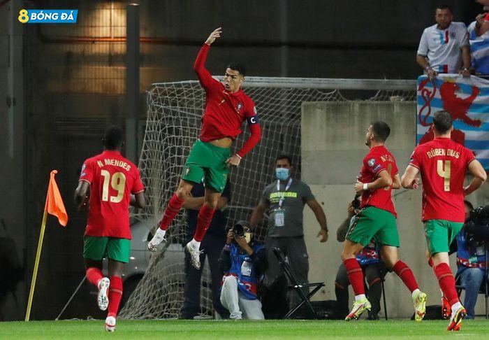 Ronaldo lập hat-trick vào lưới Luxembourg