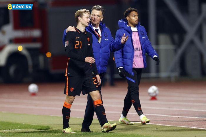 Sau trận đấu, HLV Van Gaal bày tỏ sự hài lòng với kết quả