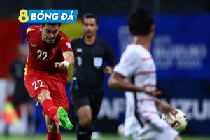 Tiến Linh lập cú đúp nhưng bỏ lỡ nhiều cơ hội.