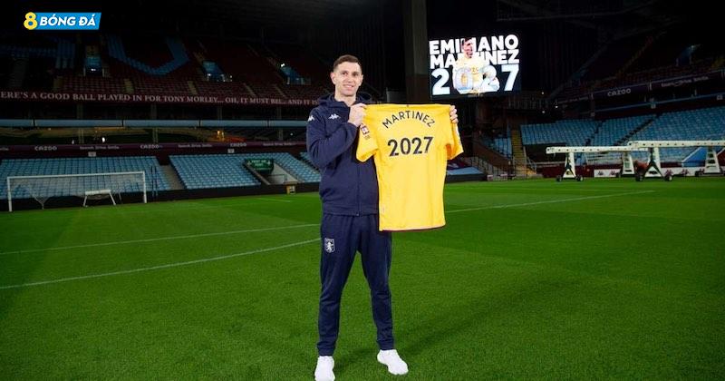 Emiliano Martinez ở lại Aston Villa đến năm 2027