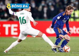 Dù phải đá trên sân Elche nhưng Real Madrid thi đấu lấn lướt đối thủ