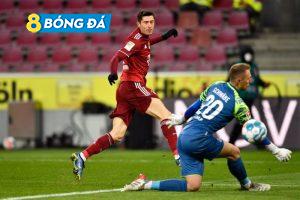 Lewandowski ghi hat-trick và đi vào lịch sử Bundesliga