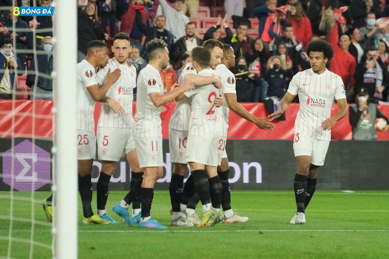 Sevilla đi tiếp dù thua trong trận lượt về