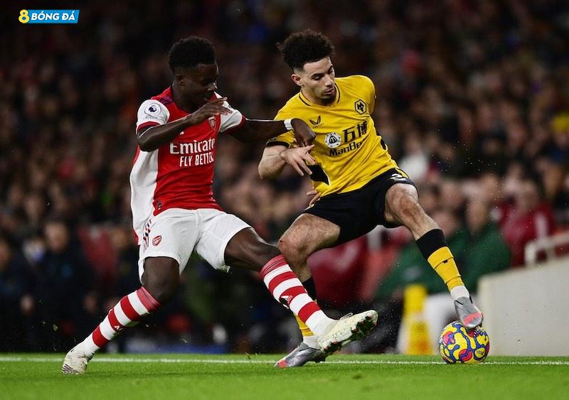 Saka chơi đầy ấn tượng trên hàng công Arsenal