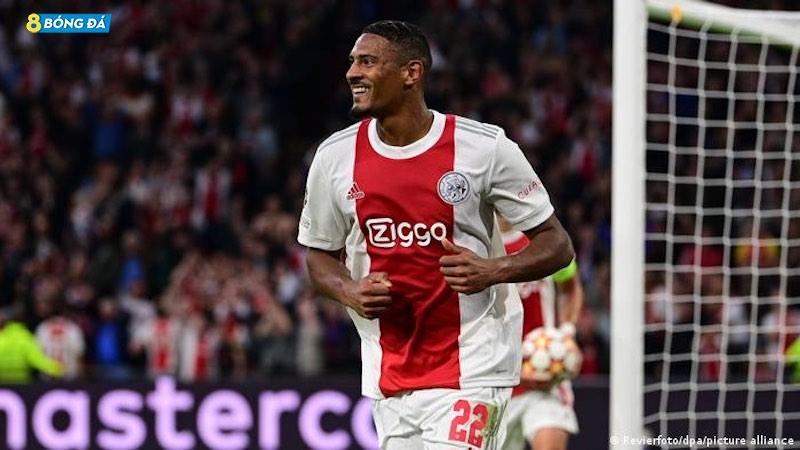 Sebastien Haller sẽ là món hàng hot trong kỳ chuyển nhượng hè hôm nay