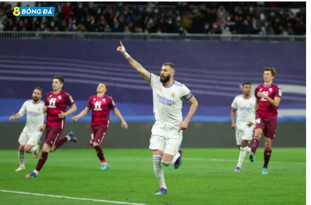 Karim Benzema có thể là người hùng trong trận lượt về với Real Madrid