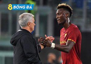 Mourinho vắng 2 trận, Roma thắng cả hai