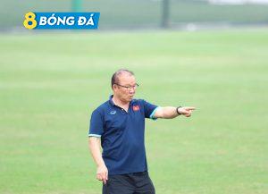 HLV Park Hang Seo cho biết đội tuyển Việt Nam đang bị tổn thất lớn về lực lượng do chấn thương, COVID-19