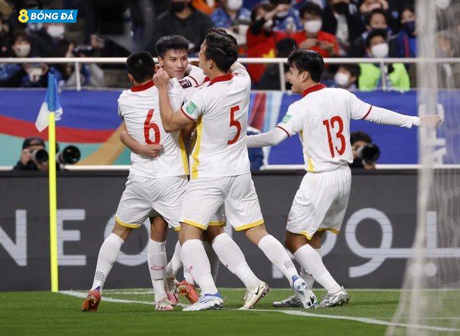 Tuyển Việt Nam ăn mừng bàn thắng mở tỷ số trận đấu.