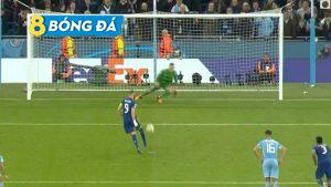 Benzema giải thích cú Panenka