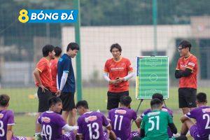 HLV Gong Oh-kyun (giữa) sẽ dẫn dắt đội U23 tại VCK U23 châu Á 2022