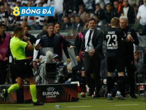 David Moyes đã rất tức giận sau cuộc trao đổi với cậu bé bóng Frankfurt