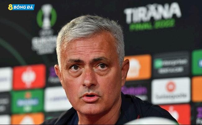 Mourinho đứng trước cơ hội làm nên lịch sử cùng AS Roma