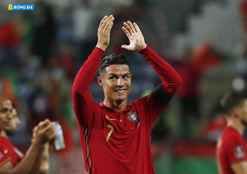 Ronaldo vừa ghi 2 bàn cho Bồ Đào Nha trong ngày sinh nhất cặp song sinh của mình