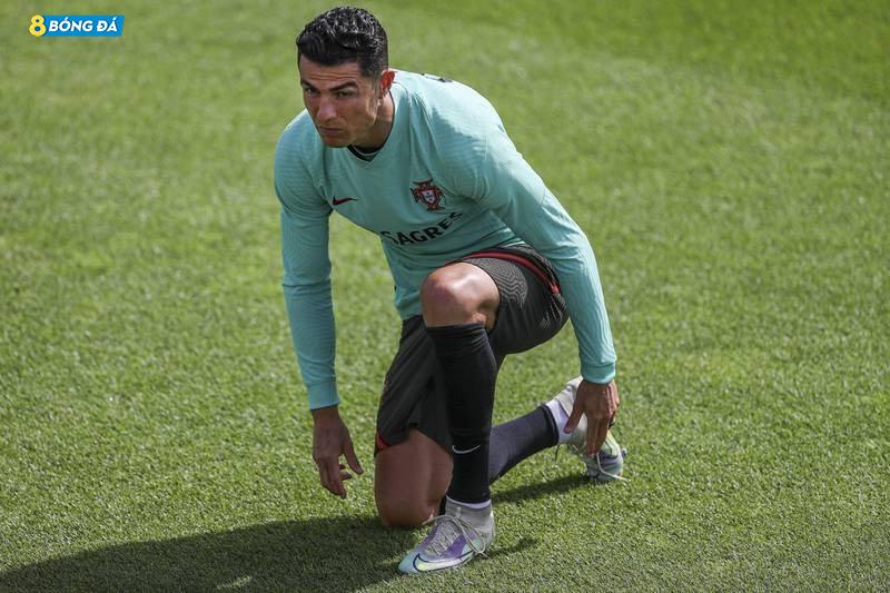 Cristiano Ronaldo tập luyện với Bồ Đào Nha tại Cidade do Futebol ở Oeiras