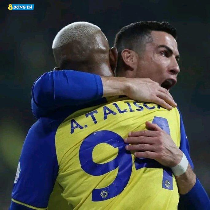 Ronaldo lập siêu phẩm giúp Al Nassr lội ngược dòng