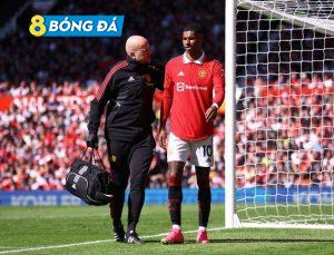 Rashford ra dấu xin thay người sau khi bị đau ở vùng đùi