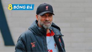 Hình ảnh Klopp dính chấn thương sau khi ăn mừng khiêu khích trước mặt trọng tài thứ 4