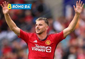 Mason Mount ra mắt trong chiến thắng 2-0 của Man United